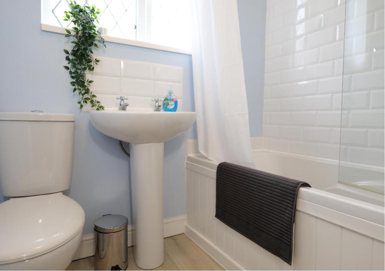 Modern Spark Home With Parking, Garden, Wi-Fi Birmingham Extérieur photo